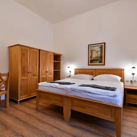 Pensionat Zamek Racice-Pistovice