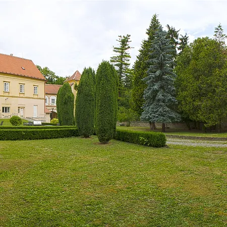 Zamek Pensionat Racice-Pistovice