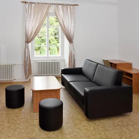 Penzion Zámek Račice 3*