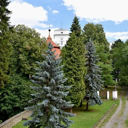 Zámek Račice Penzion 3*