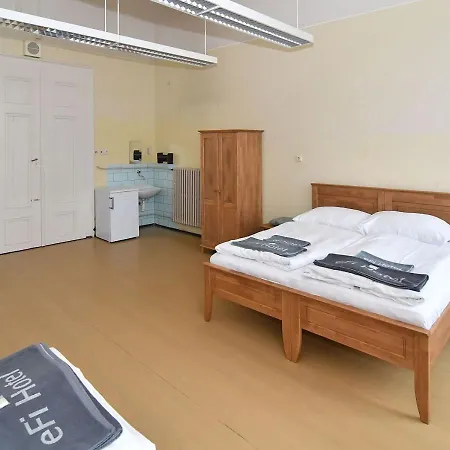 Zamek Guest house Racice-Pistovice