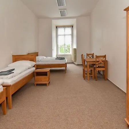 Zamek 3* Racice-Pistovice